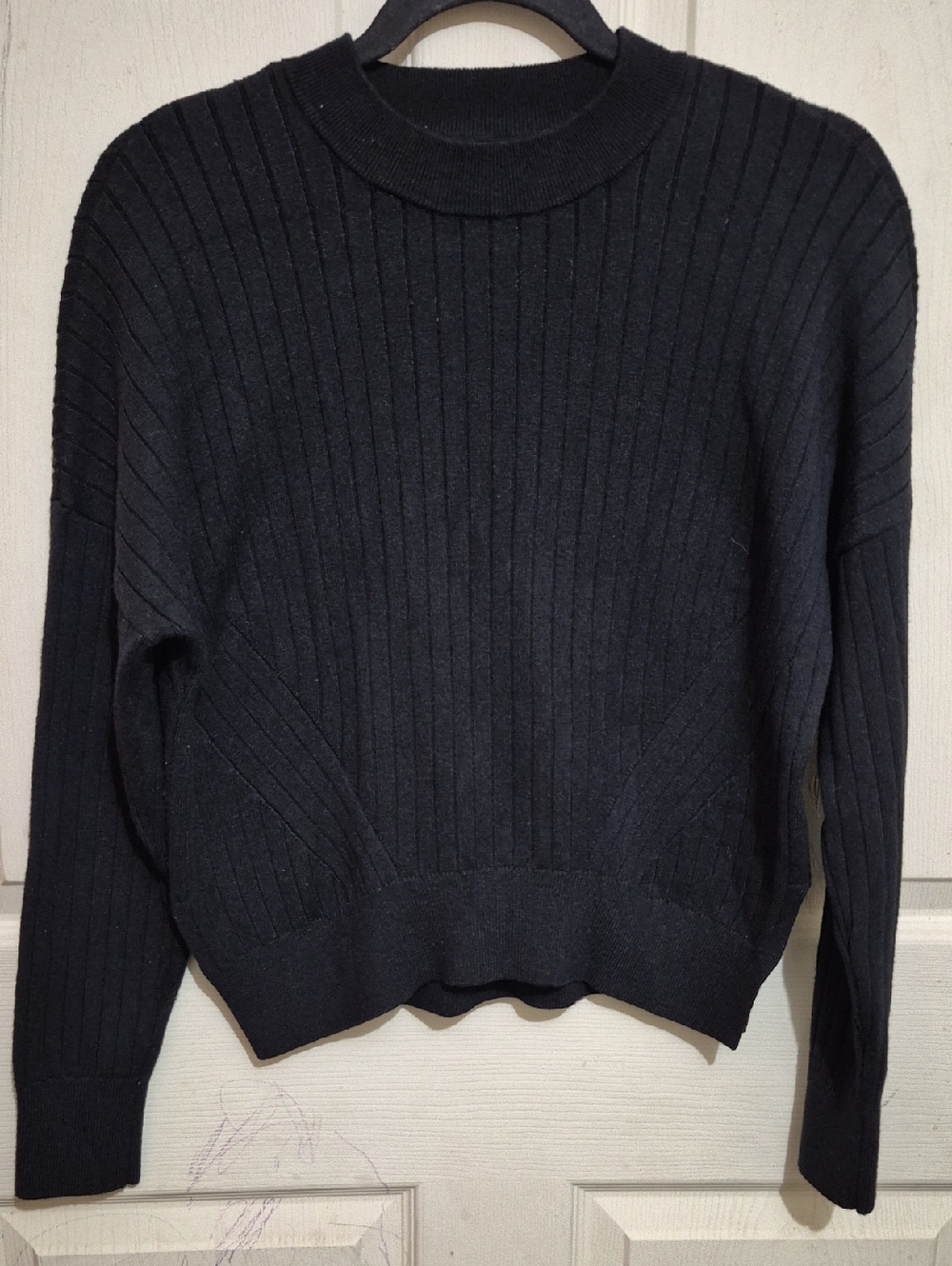 Abercrombie & Fitch Black Ribbed Crewneck Sweater